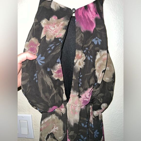 FLORAL SUMMER DRESA- size MEDIUM - Picture 4 of 4